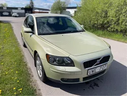 Grön Begagnad 2004 Volvo S40 Sedan | 23 500 kr (Marknadspris)