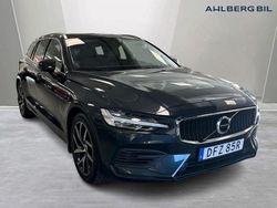 Grå Begagnad 2020 Volvo V60 Momentum Kombi | 239 500 kr (Marknadspris)