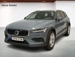 Grå Begagnad 2024 Volvo V60 CC Core Kombi | 389 000 kr (Superpris)
