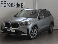 Grå (frozen pure grå metallic) Begagnad 2022 BMW X1 Comfort Edition SUV | 379 000 kr (Marknadspris)