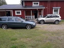 Grön Begagnad 2001 Volvo V70 Kombi | 30 000 kr (Marknadspris)