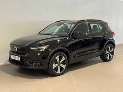 Svart Begagnad 2022 Volvo XC40 Core SUV | 329 500 kr