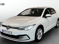 Vit (pure white) Begagnad 2020 VW Golf VII Life Halvkombi | 189 900 kr (Marknadspris)