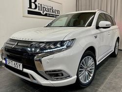 Vit Begagnad 2019 Mitsubishi Outlander P-HEV SUV | 259 900 kr (Marknadspris)