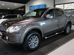 Brun Begagnad 2016 Mitsubishi L200 Comfort Edition Pickup | 223 750 kr (Marknadspris)
