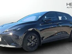Svart (black) Begagnad 2022 MG MG4 EV Halvkombi | 249 900 kr