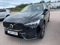 Svart (onyx black metallic) Begagnad 2024 Volvo XC60 Plus SUV | 559 000 kr (Lite dyr)