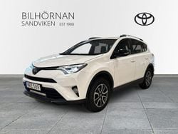 Vit Begagnad 2017 Toyota RAV4 Edition SUV | 234 900 kr