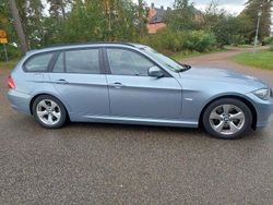 Blå Begagnad 2011 BMW 320 Kombi | 120 000 kr (Lite dyr)