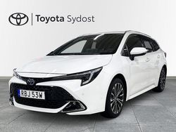 Vit Begagnad 2024 Toyota Corolla Sport Kombi | 304 900 kr (Marknadspris)