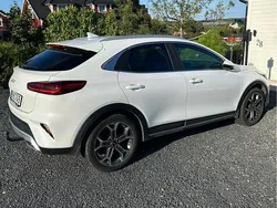 Vit Begagnad 2022 Kia XCeed SUV | 249 000 kr (Marknadspris)