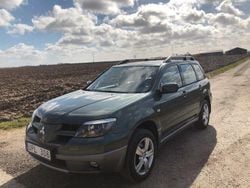 Mörkgrön Begagnad 2003 Mitsubishi Outlander SUV | 34 500 kr (Marknadspris)