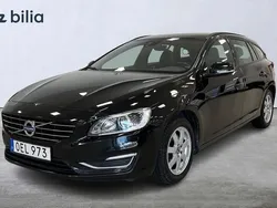 Svart Begagnad 2016 Volvo V60 Momentum Kombi | 179 900 kr (Marknadspris)