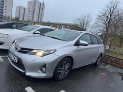 Begagnad 2015 Toyota Auris Hybrid Sport Kombi | 69 000 kr