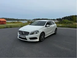 Vit Begagnad 2015 Mercedes A180 AMG line Halvkombi | 125 000 kr (Marknadspris)