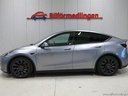 Grå samma som bilen Begagnad 2023 Tesla Model Y Performance SUV | 379 900 kr (Bra pris)