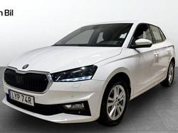 Vit (candy white) Begagnad 2023 Skoda Fabia Style Halvkombi | 211 900 kr (Marknadspris)