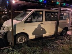 Vit Begagnad 2006 VW Shuttle Minibuss | 39 000 kr