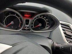 Röd Begagnad 2011 Ford Fiesta Halvkombi | 29 000 kr (Bra pris)