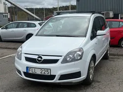 Vit Begagnad 2007 Opel Zafira Minibuss | 34 990 kr