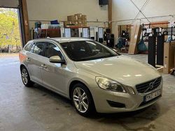Vit Begagnad 2011 Volvo V60 Momentum Kombi | 75 000 kr (Bra pris)