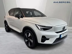 Vit Begagnad 2024 Volvo XC40 Plus SUV | 489 500 kr (Marknadspris)