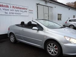 Ljusgrå (silver) Begagnad 2004 Peugeot 307 CC Cab | 29 500 kr (Marknadspris)