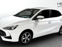 Vit Ny 2024 MG MG3 Luxury Halvkombi | 269 990 kr (Marknadspris)