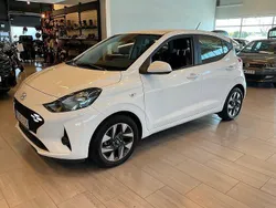 Vit Begagnad 2024 Hyundai i10 Essential Halvkombi | 154 000 kr
