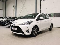Vit Begagnad 2018 Toyota Yaris Hybrid Halvkombi | 159 900 kr (Bra pris)