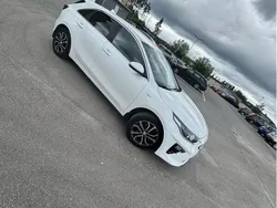 Vit Begagnad 2019 Kia Ceed Kombi | 155 000 kr (Bra pris)