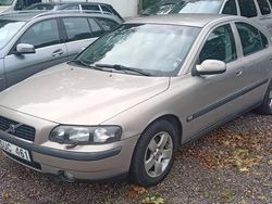 Ljusbrun Begagnad 2001 Volvo S60 Sedan | 35 000 kr (Marknadspris)