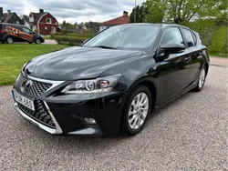 Svart Begagnad 2018 Lexus CT200h Halvkombi | 180 000 kr