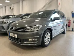 Mörkgrå Begagnad 2017 VW Touran Minibuss | 204 900 kr (Marknadspris)