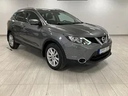 Grå Begagnad 2017 Nissan Qashqai SUV | 139 900 kr (Marknadspris)