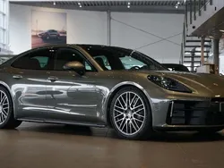 Grön Begagnad 2024 Porsche Panamera 4 Sedan | 1 395 000 kr (Superpris)