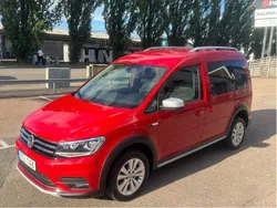 Röd Begagnad 2018 VW Caddy Life Minibuss | 219 999 kr (Dyr)