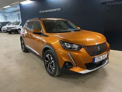 Orange Begagnad 2021 Peugeot e-2008 Allure SUV | 204 900 kr (Marknadspris)