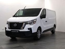 Vit Ny 2025 Nissan Primastar N-Connecta Minibuss | 396 706 kr (Lite dyr)