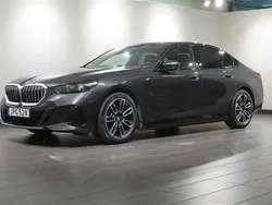 Grå Begagnad 2023 BMW 530e M Sport Sedan | 599 800 kr (Bra pris)
