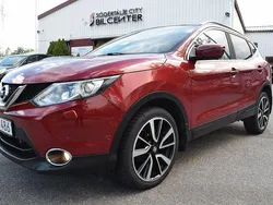 Röd (röd met) Begagnad 2016 Nissan Qashqai 360º SUV | 139 900 kr (Marknadspris)