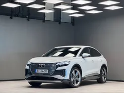Vit Begagnad 2023 Audi Q4 Sportback e-tron S-Line SUV | 519 900 kr (Marknadspris)