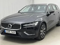 Svart Begagnad 2022 Volvo V60 Inscription Kombi | 315 000 kr (Marknadspris)