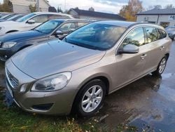 Ljusbrun Begagnad 2012 Volvo V60 Momentum Kombi | 79 900 kr (Bra pris)