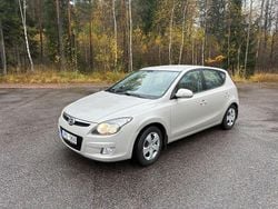 Ljusbrun (brun) Begagnad 2009 Hyundai i30 Halvkombi | 29 000 kr (Marknadspris)