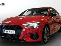 Röd Begagnad 2023 Audi A3 Advanced Plus Sedan | 275 000 kr (Marknadspris)