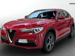 Röd (red) Begagnad 2017 Alfa Romeo Stelvio SUV | 279 000 kr (Dyr)