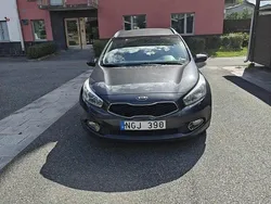 Grå Begagnad 2013 Kia Ceed Sportswagon Comfort Kombi | 64 900 kr (Marknadspris)