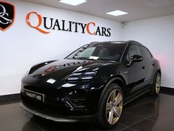 Svart Begagnad 2024 Porsche Macan 4 Electric SUV | 1 199 000 kr