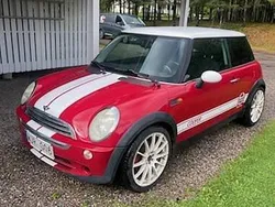 Röd Begagnad 2005 Mini Cooper Halvkombi | 33 000 kr (Marknadspris)